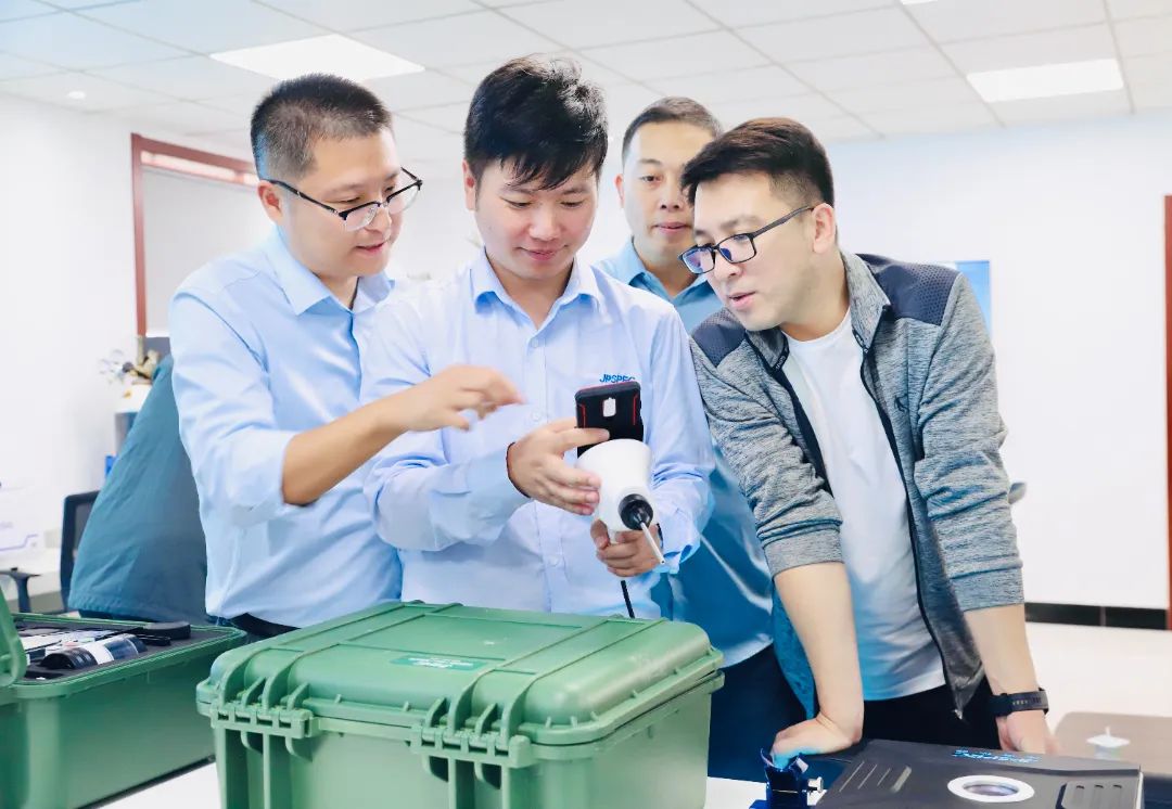 1698109942.jpg 640 (3).jpg